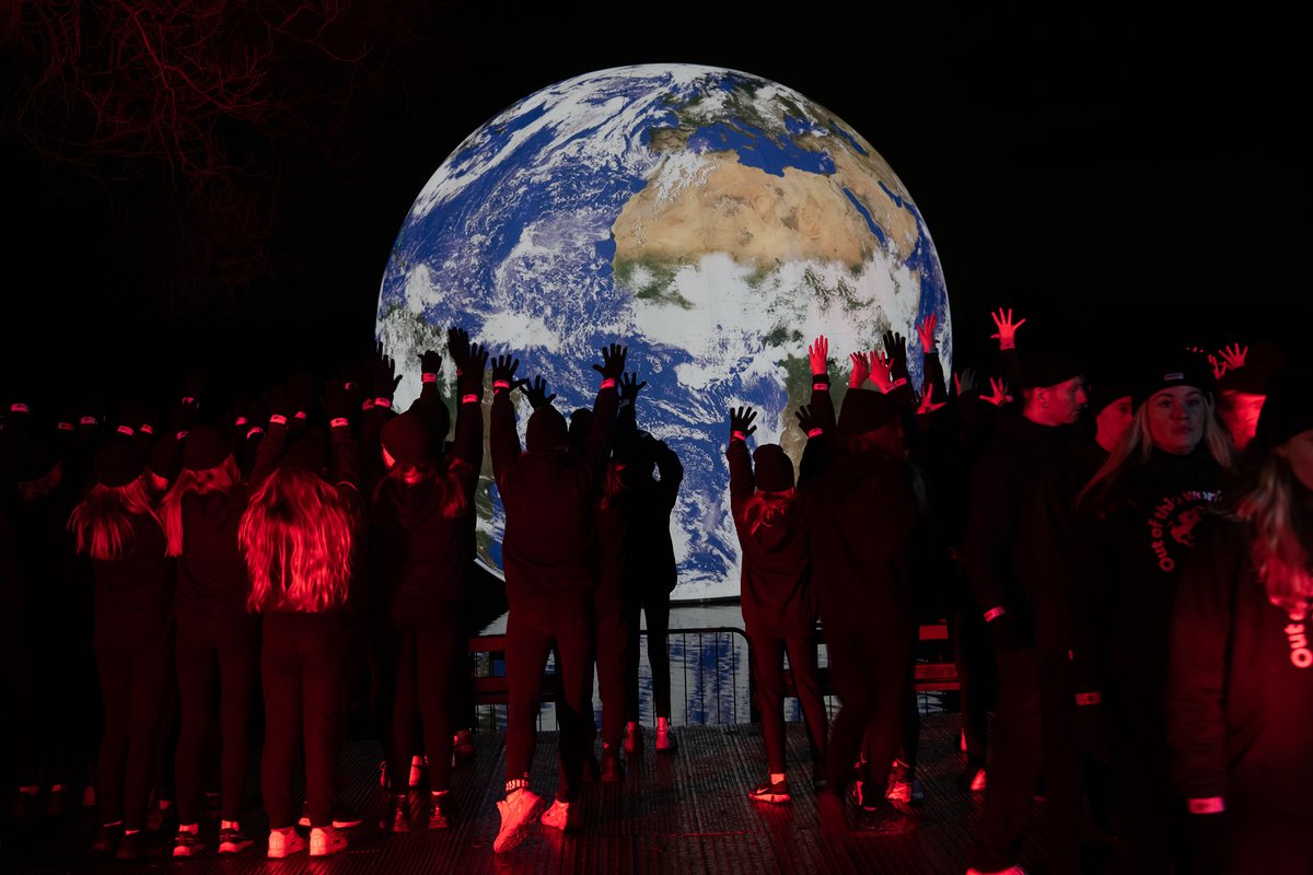 WigLeDance's tweet photo. Some fantastic images from our performance of Out of this World with @lukejerram Floating Earth. 

It was really incredible to bring so many young people together to perform in such a stunning setting 🌎

@ThisIsWigan_ @WiganCouncil @thingsthatgoon1 @ace_thenorth @WLcep https://t.co/O9cZ11CzKA