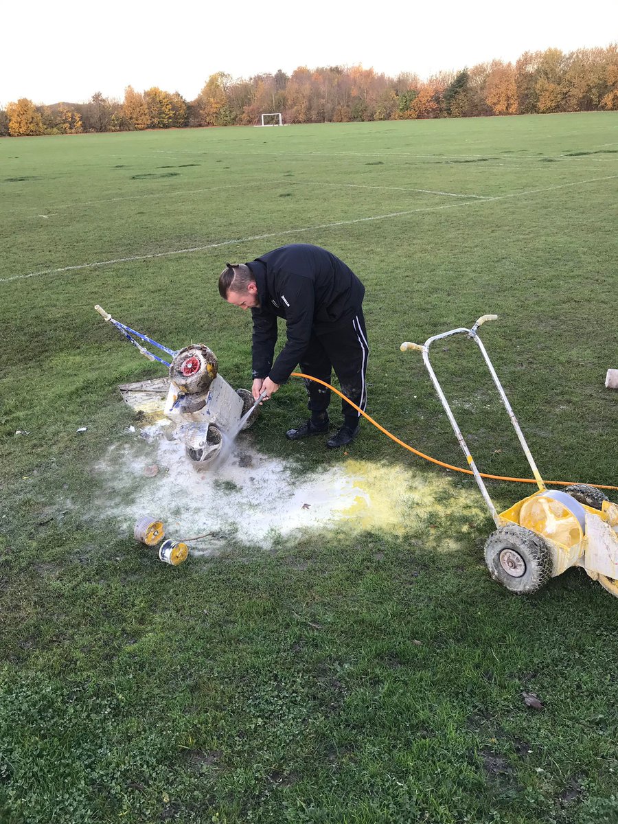 Teamgrassroots_'s tweet photo. Without Volunteers there would be no Grassroots Football!
#Shoutout to the Welton Bomber coach doing his voluntary bit for the club and his team painting pitch lines on in the freezing cold! Also giving the painting rollers a good wash out for the next time. 
#Grassrootsfootball https://t.co/lEiwi7P2dC