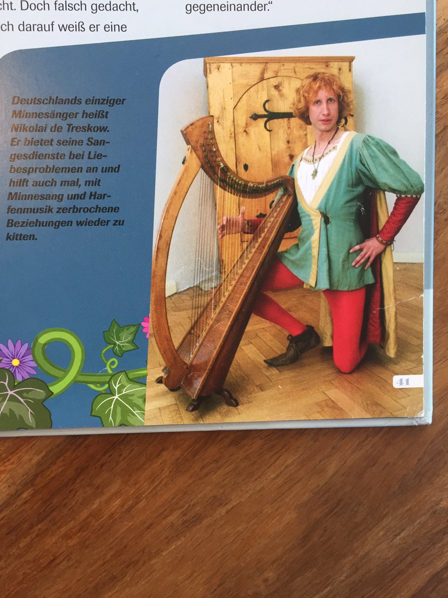 Meindl98S's tweet photo. Männer werden lieber minnesänger (wtf?) anstatt in... https://t.co/uA3lGRCrCC