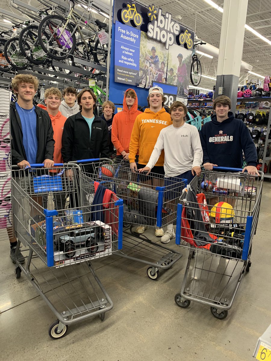 These Generals continued our community outreach service tonight as they shopped for Christmas for families throughout our community. One special evening where our guys see that there’s more to this journey than baseball.#givingback#specialtimes#makinganimpact