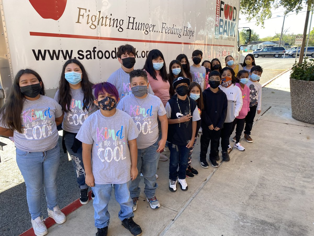 SSAISDArmstrong's tweet photo. The Kind Kids Club organized a food drive with the help of the Food Bank. They wanted to help the less fortunate and show San Antonio how kind and generous our Armstrong families can be. 
Truly we are all fighting hunger…feeding hope. Go Astros! https://t.co/G7OSAySDN0