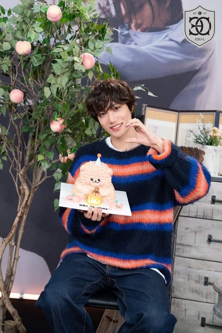 Babyu_Hls's tweet photo. Dios se ve tan lindo 🥺 #KaiComebackDay #KaiComebackDay @weareoneEXO https://t.co/hAoLr5OWe9