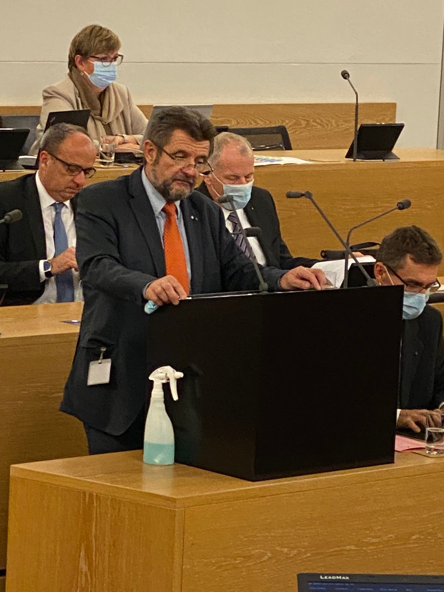 DieMitteAargau's tweet photo. Folgen Wirtschaft AG durch Abbruch Verhandlungen Rahmenabkommen. Es liegt an allen, insbesondere am Regierungsrat AG, viel stärkeren Druck auf Bern auszuüben, damit wir als Anstösser an EU auch weiterhin gute Beziehungen zum Nachbarland aufrecht erhalten&amp;festigen können. #GRAG https://t.co/jhqnSryiyu