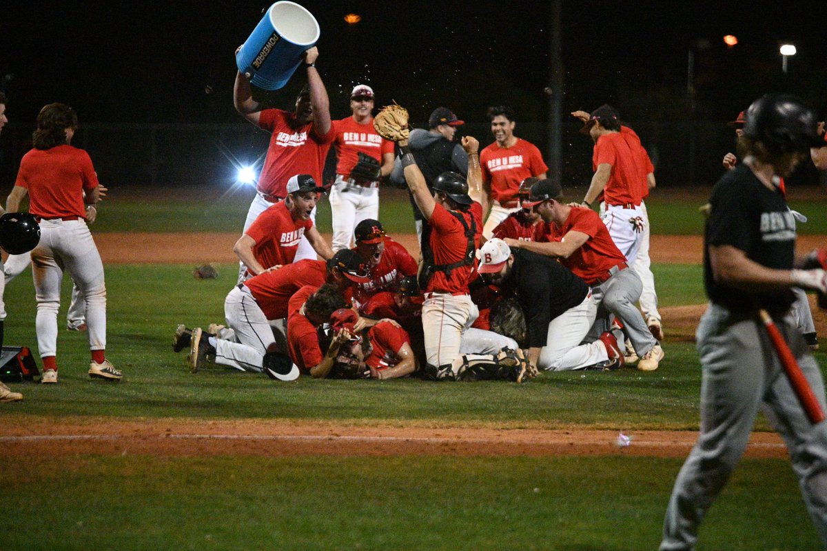 BenMesaBaseball's tweet photo. Some great photos from last night’s World Series final. See everyone January 20 at The Gene.

#51DAYS https://t.co/oR3VLx6k9r