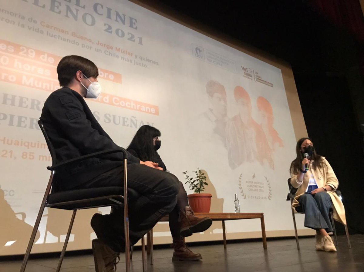 ValdiConstituye's tweet photo. #DIADELCINECHILENO

Ayer presentamos Mis hermanos sueñan despiertos de #ClaudiaHuaquimilla 👏

Una emocionante instancia, reflexiva y de encuentro, gracias a @FICVALDIVIA y el #CCNNA que nos permitió conversar sobre la niñez, los #DDHH y revisar el Chile que queremos construir✊ https://t.co/Uk5gNGqLr3