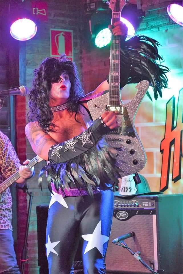 MirrowFrank's tweet photo. @rafaelmagnetico Rafa eres muy grande!!! Desde live to win hasta sould stations!!!
Gracias por tu música!!!! Y gracias a @PaulStanleyLive 
@rafaelmagnetico https://t.co/SA49tFQu3z