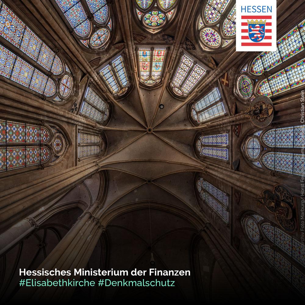 FinanzenHessen's tweet photo. Die Sanierung der Elisabethkirche in Marburg hat begonnen. Der denkmalgeschützte Bau aus dem 13. Jh. wird restauriert. Mit dabei unser #LBIH. Er zeigt auf einigen Musterflächen, wie schön der Innenraum zukünftig erstrahlen soll. https://t.co/VTV6BlnV4I