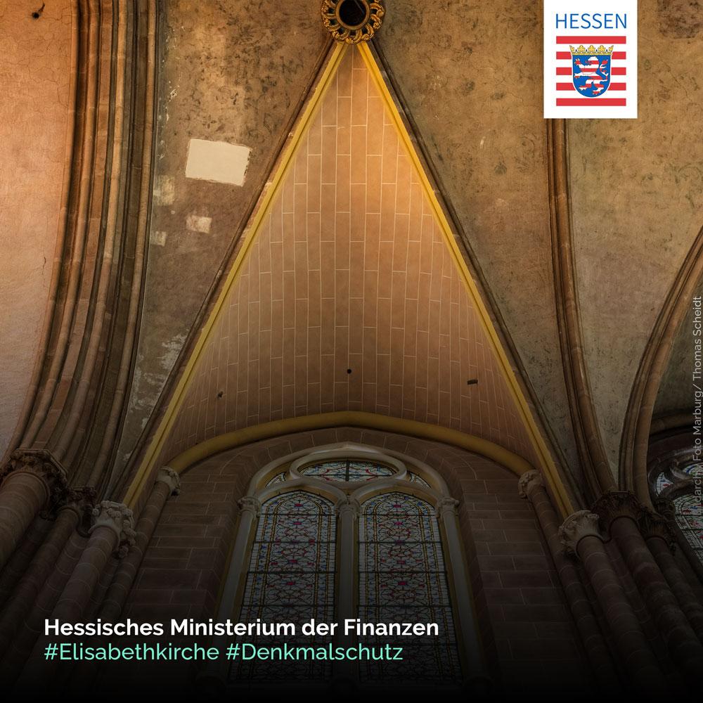 FinanzenHessen's tweet photo. Die Sanierung der Elisabethkirche in Marburg hat begonnen. Der denkmalgeschützte Bau aus dem 13. Jh. wird restauriert. Mit dabei unser #LBIH. Er zeigt auf einigen Musterflächen, wie schön der Innenraum zukünftig erstrahlen soll. https://t.co/VTV6BlnV4I