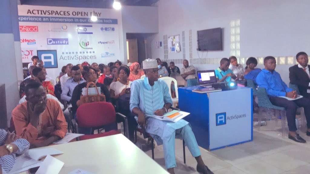ActivSpaces's tweet photo. Project of team #Buea: agric monitoring system incorporating an agric drone, web and mobile app with real time farm surveillance, disease detection and other factors limiting agricultural yields and productivity faced by farmers across cameroon. #ASTechCompetition https://t.co/CECMuP02uS