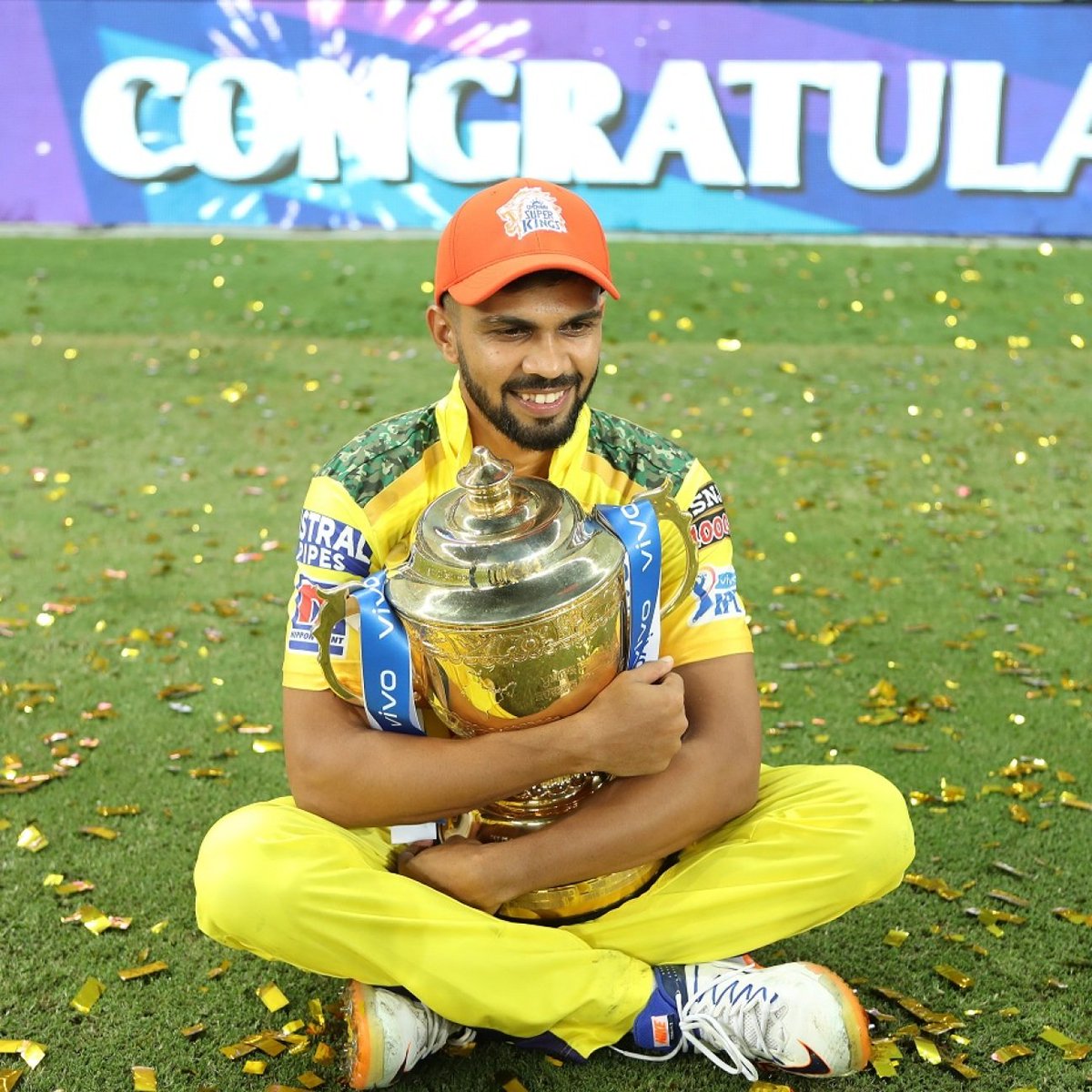 internetumpire's tweet photo. Lucknow offered 30 crores to Ruturaj Gaikwad but he refused the offer and said just give me the CSK jersey because that is all I play for.
CSK is not just a team, it is #OneFamily 💛 https://t.co/GsTmyXFtG4