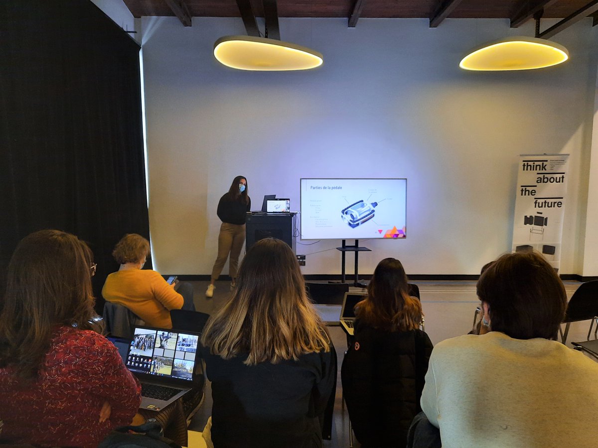 fabrinnov's tweet image. [LIVE] 🔴 Présentation de l'avancement de la micro-usine à #vélo portée par @grandlyon et coordonnée par @fabrinnov. 
Elle visera à sensibiliser les jeunes aux métiers de l'#industrie et mobilise des étudiants @insadelyon, @UJML &amp;amp; @StrateDesign.
➕infos : cutt.ly/GT7MyCD