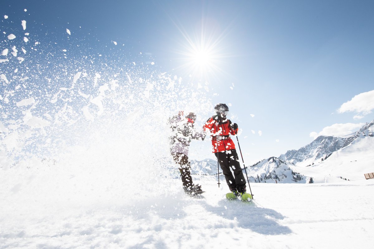 RegDentsDuMidi's tweet photo. ⛷ On skie ce week-end !
🚠 Le secteur des #Crosets @PDS_CH sera partiellement ouvert : le téléphérique de #Champéry et les télésièges de Planachaux et Crosets 8 seront opérationnels pour profiter de la ❄ fraîche !
Prenez votre forfait 👉 https://t.co/KM4WRwXRiy https://t.co/bOZbnKc37R