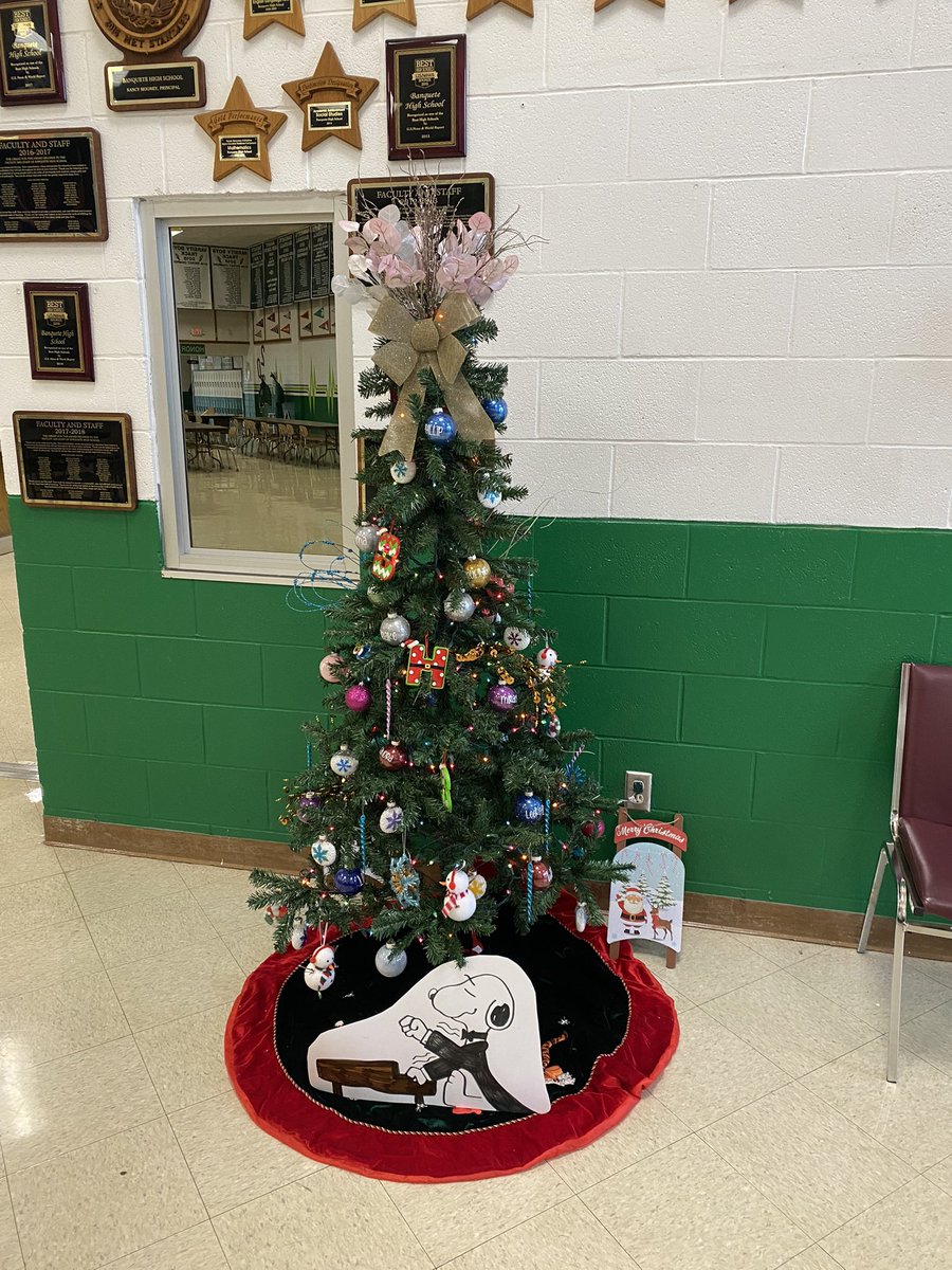 BanqueteHigh's tweet photo. Christmas at Banquete High.  Thanks to all the clubs that participated!! https://t.co/6R5GdAWnuk