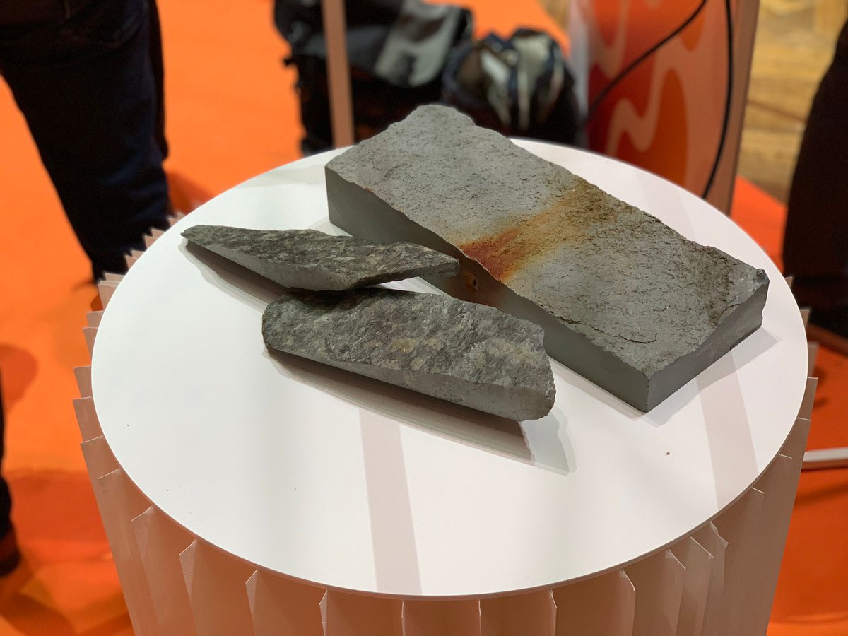 CNRS's tweet photo. #CNRSinnovation 💡 | Sur le stand Développement durable ♻️, retrouvez les #LabCom :
👉 #MATELHO avec le #ICGM et @Bulane
👉 #Fractory avec @GeosciencesR, @OSURennes et @itascacg
👉 #BioPlantProducts avec le #LRSV et @DESANGOSSE https://t.co/dGQF5afQ08