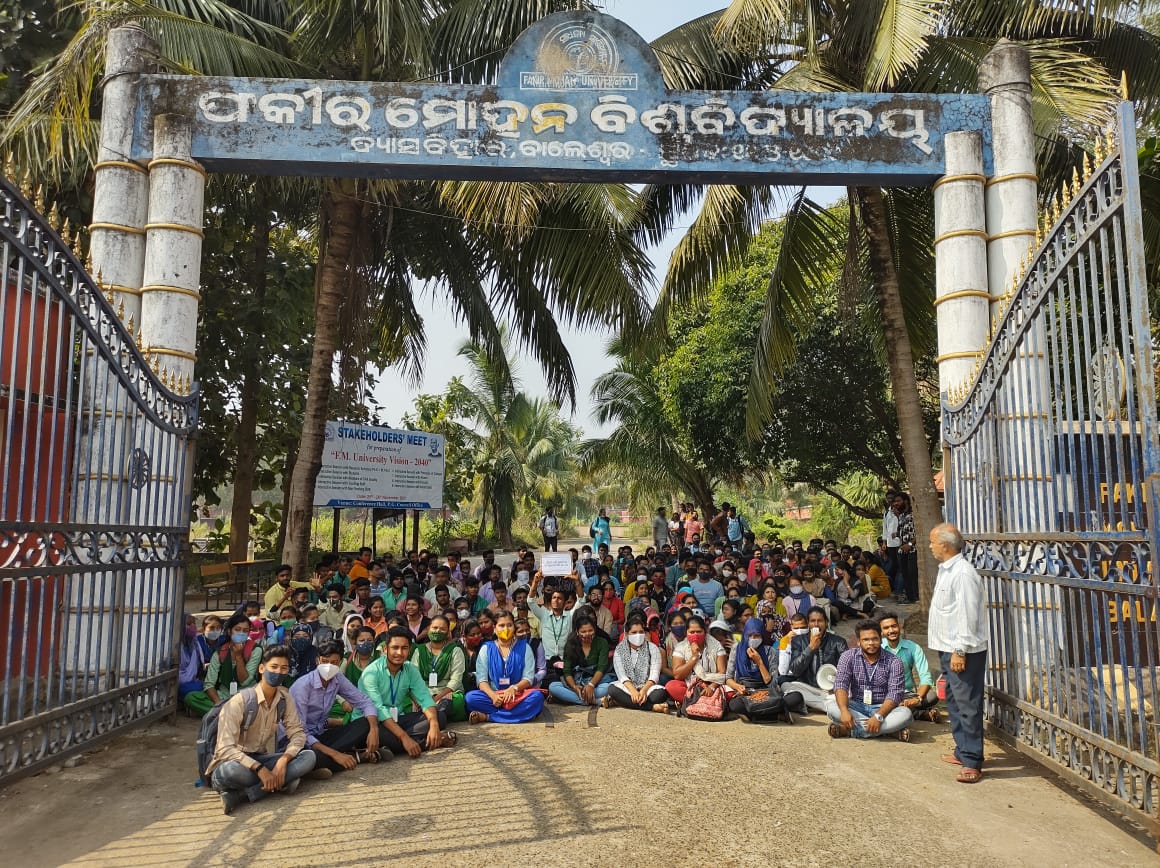 ManojSahooMantu's tweet photo. @dr_arunsahoo @DBalasore @SPBalasore
୨ୟ ସେମିଷ୍ଟାର ବାତିଲ୍ ଦାବିରେ ଦୀର୍ଘଦିନ ଧରି ଚାଲିଆସୁଥିବା ଅଭିଯାନର ସମାପ୍ତି ଘଟିଛି।
#ଫକୀର_ମୋହନ_ବିଶ୍ୱବିଦ୍ୟାଳୟ କର୍ତ୍ତୃପକ୍ଷ ଆମମାନଙ୍କ ଦାବିକୁ ଗ୍ରହଣ କରି #ବିକଳ୍ପ_ମୂଲ୍ୟାୟନ ବ୍ୟବସ୍ଥା ଅପଣେଇଛନ୍ତି।

ସହଯୋଗ ପାଇଁ ସମସ୍ତ ଗୁରୁଜନ ଓ ଶିକ୍ଷାର୍ଥୀ ବନ୍ଧୁଙ୍କୁ ଆନ୍ତରିକ ଧନ୍ୟବାଦ। https://t.co/nutr9whYLn