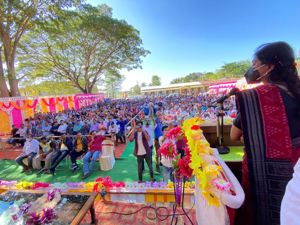 KUBarbhuiya's tweet photo. I had a dream of establishing a women’s market in Sonai assembly constituency. That dream is about to be a reality now as today I lay the foundation stone for the women's market in Swadhinbazar. When I went out for tour, 
@PMOIndia @CMOfficeAssam https://t.co/30rNz3IsA7