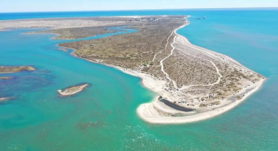 JuanPercaz's tweet photo. Punta Perdices - Puerto de San Antonio Este , Provincia de Río Negro, Patagonia Argentina. https://t.co/2Rz0GC7oRy