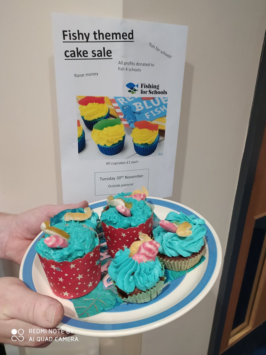 PPS_Community's tweet photo. @fishing_schools  fundraising today by selling some fishy themed cupcakes #GivingTuesday @CAupdates @PPSPurbrook what a great reason to easy cake🎂 https://t.co/0fbmvcUClq