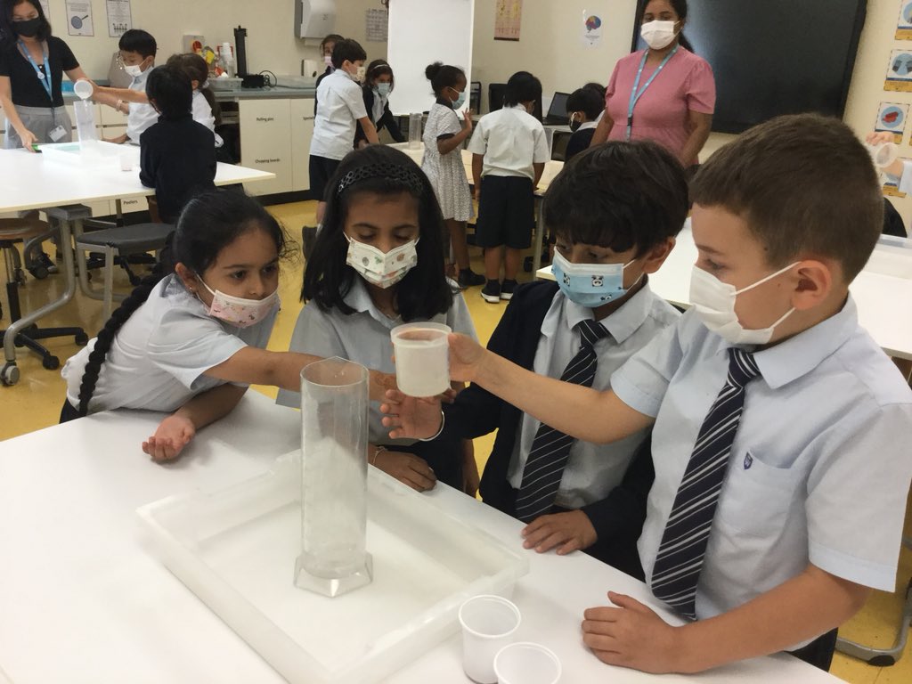 Year2_WEK's tweet photo. Collaboration to measure the liquids #WEKScience https://t.co/r7JxXwEELW