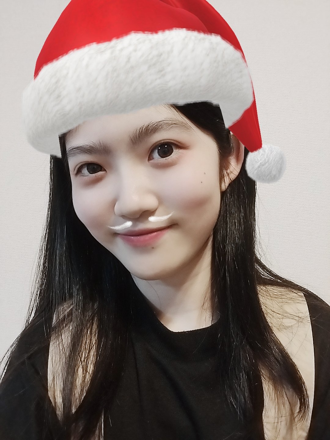 かりん こんばんは カレンダーを見て今年があと1ヶ月なことに驚いているかりんです 最近よくイルミネーションを見かけて 冬になるんだという実感が湧いてきました そして 冬と言ったらクリスマス 12月に撮影会があります 可愛い衣装を準備