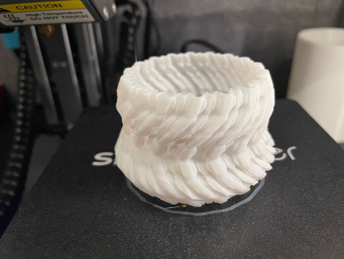 3DZ_WorlD's tweet photo. 今日の造形。
また違ったパターンで作ってみた。
#snapmaker
#スナップメーカー
#3dprinting
#Sunlu
#PLA
#テクダイヤ
#kaika
#kaika804
#MODO10 https://t.co/5QitFGRKvx