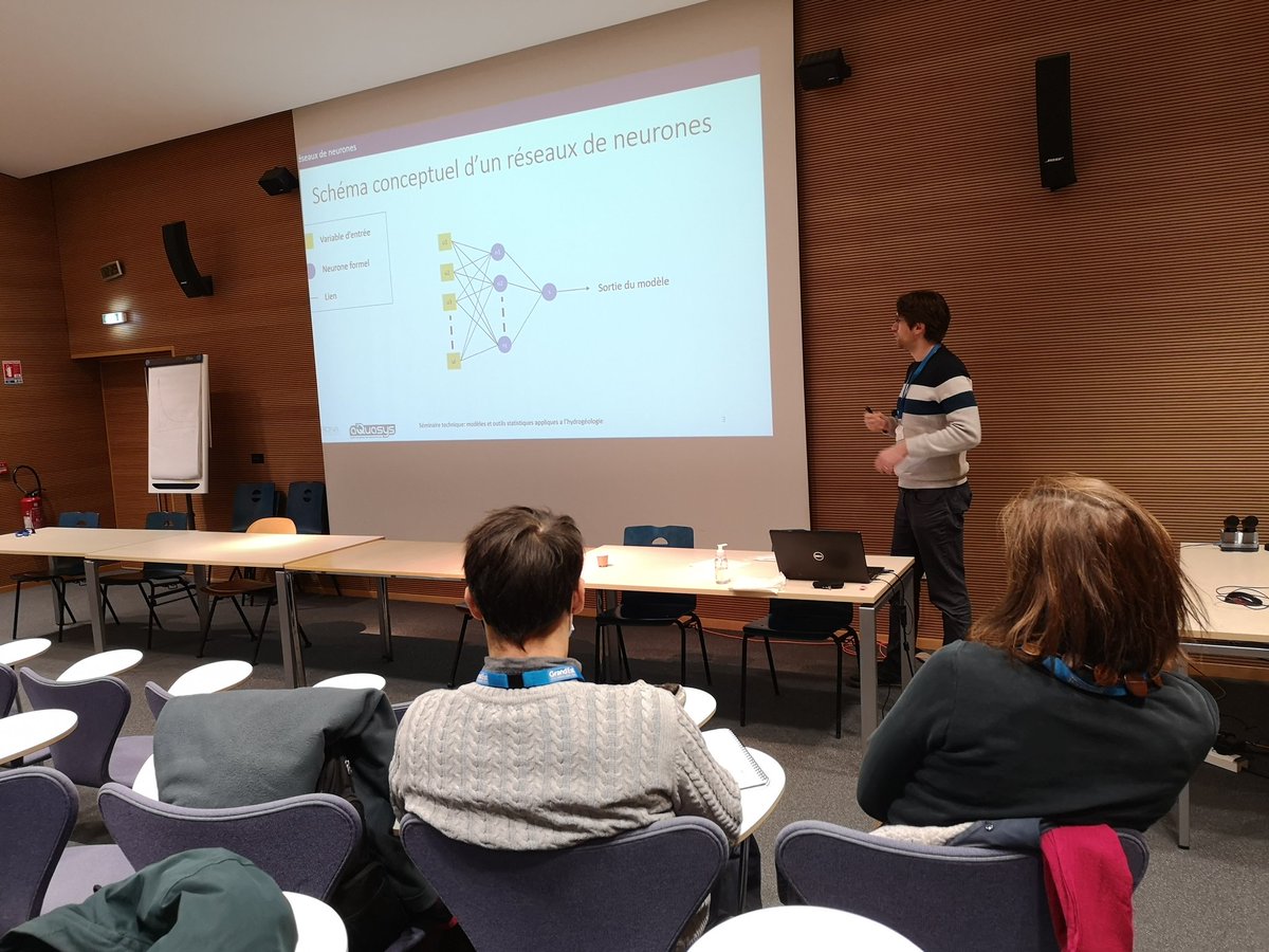 myAquasys's tweet photo. Séminaire Modèles et outils statistiques appliqués à l'hydrogeologie,intervention de Michaël Savary, Aquasys, merci à l'Aprona pour l'organisation https://t.co/EJ4oAZmtIQ