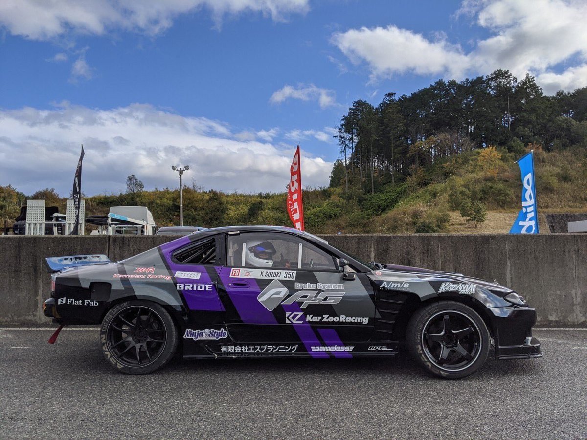flatfab1's tweet photo. FDJ2Suzuka twinにお手伝いしに行って来ました。数日前のドリパ横転からオーナー自身が昼夜連日の作業でなんとか走れるようになったようで一安心。結果はまだまだなのでセットを煮詰めて最終NIKKO戦頑張ってもらいましょ。
#karzooracing
#komatsuracing
#muratawreckers
#flatfab https://t.co/D6zcPEZOne