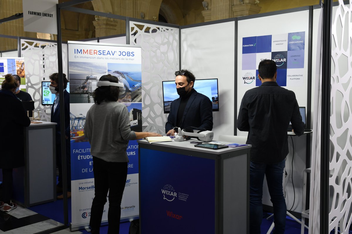 marseille's tweet photo. Dans le cadre du #SmartPortDay, une table ronde « Port ouvert sur son territoire » s'est tenue ce mardi 30 novembre afin de sensibiliser les Marseillaises et les Marseillais à la culture portuaire & maritime ainsi qu'à ses métiers 🚢⚓️ https://t.co/XcW9fXZPL2