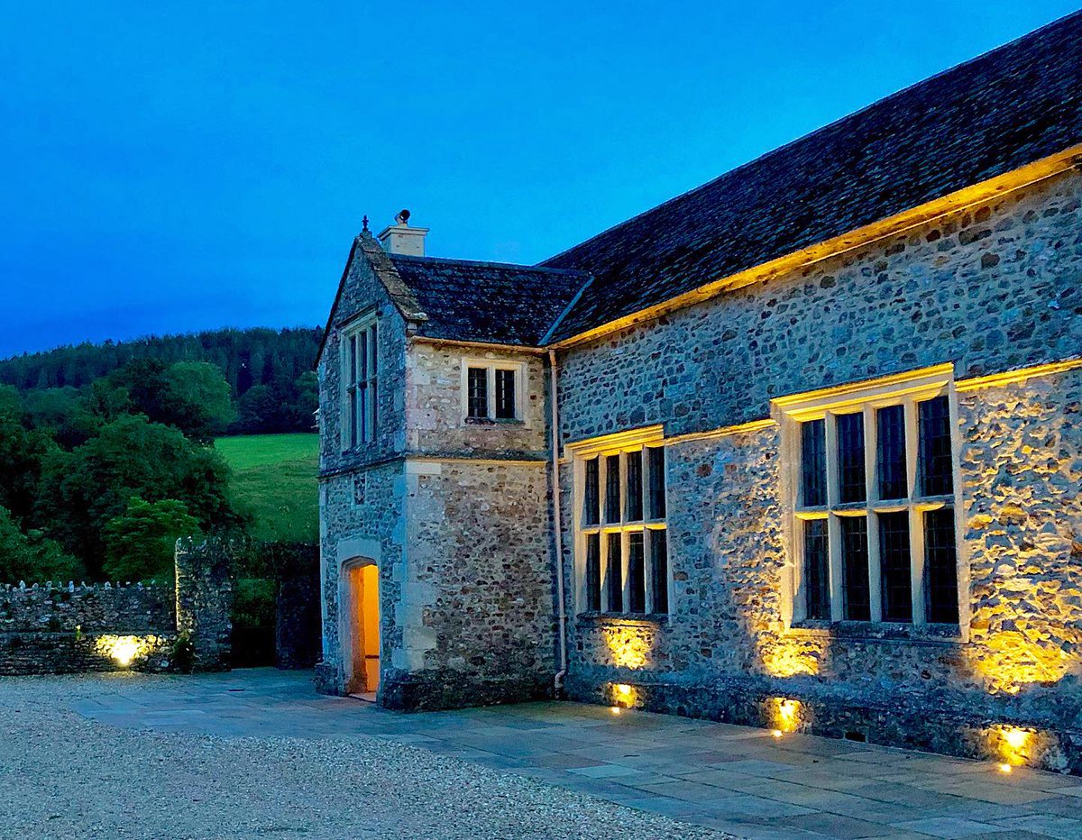 Our guests always receive a warm welcome in Widworthy regardless of the season. We are looking forward to seeing some returning guests in December and welcoming them back to this special home from home.
widworthybarton.co.uk
#warmwelcome #welcome #holidayhome #selfcatering