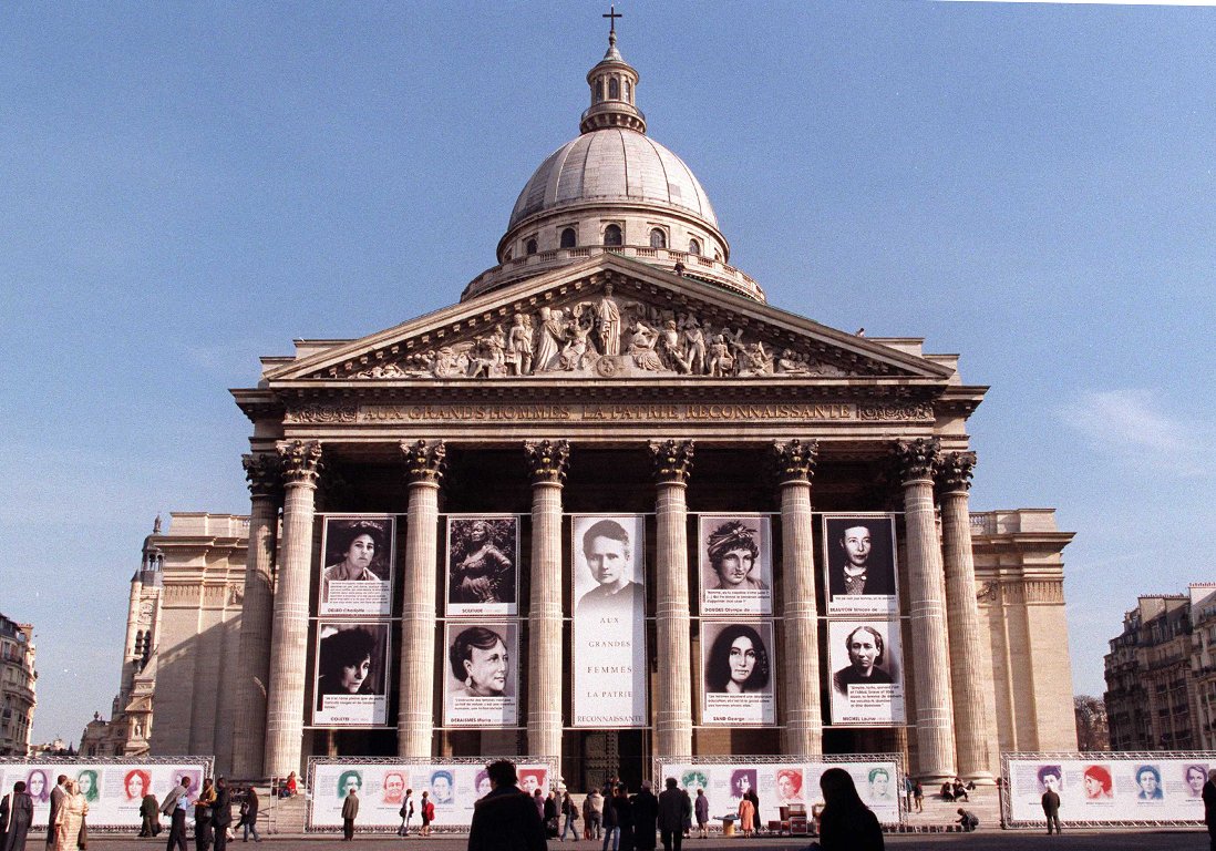 Panthéonisation : aux grandes femmes, la patrie reconnaissante dlvr.it/SDSfqb