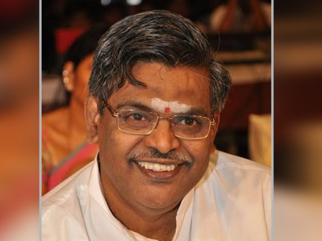 manasareddy13's tweet photo. Speechless 😑😭#SirivennelaSeetharamaSastry
One of my Fav Lines : అందరికి సొంతం అందాల లోకం కొందరికే ఉందా పొందే అధికారం
మట్టి తోటి చుట్టరికం మరిపించే వైరం
గుర్తిస్తుందా మనిషికి మనిషితోటి బంధం
ఏ కళ్యాణం కోసం ఇంతటి కల్లోలం... https://t.co/oVxKxW1WrF