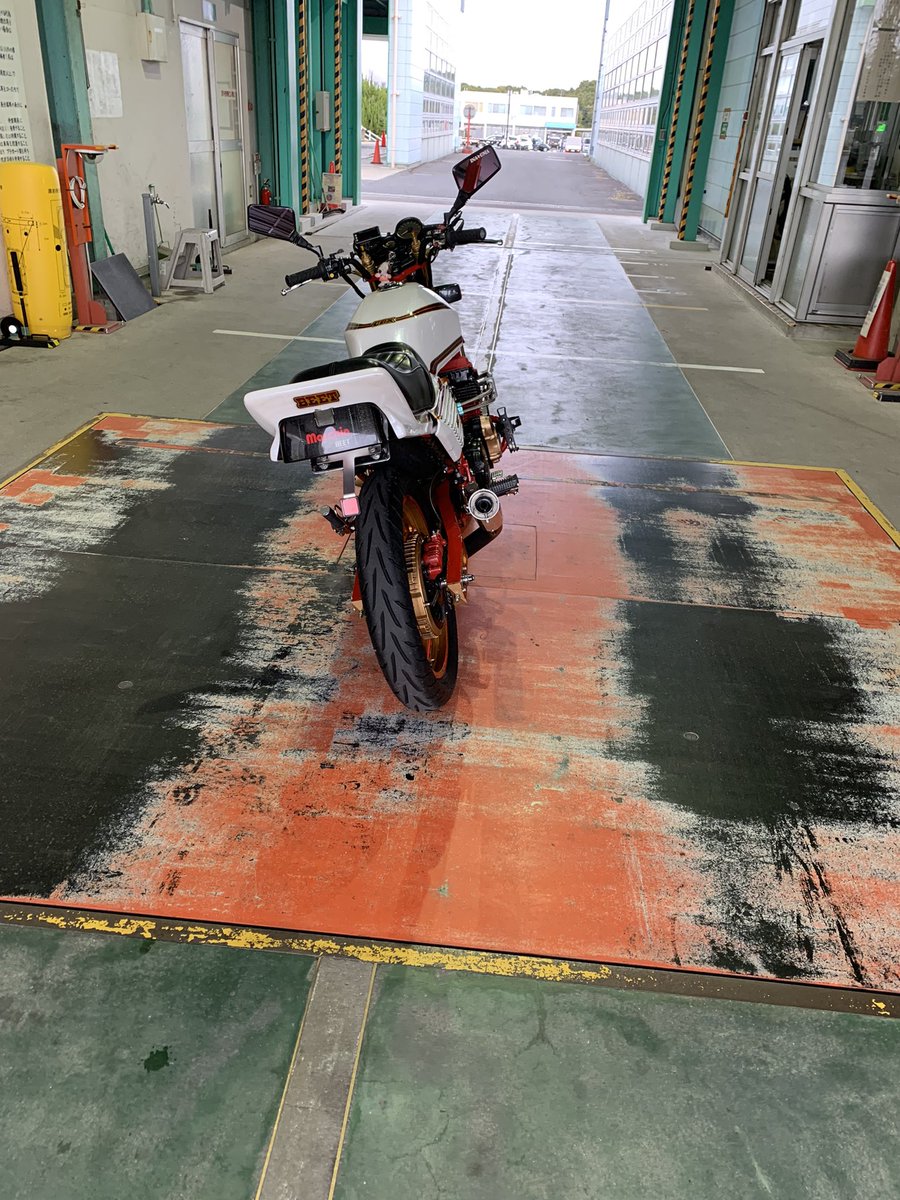 autofactoryevis's tweet photo. #CBX400F
#新規検査

あまり来ない慣れない場所ですが
スムーズに合格を頂き
後にしました🙇‍♂️

最近は車検ラッシュです😣💦
11月も終わり
今年も残すところ1ヶ月ですが
沢山仕事があります😣💦

今年の仕事は今年中に👍
頑張りますよ💪

#オートファクトリー戎
#車検
#陸運局
#和泉自動車検査登録事務所 https://t.co/DMoNRobvT7