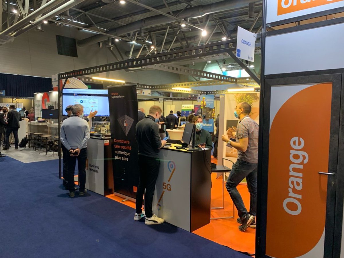 OrangeGrandEst's tweet photo. Le salon @IndustriesFutur c’est aujourd’hui et demain à #Mulhouse!
Retrouvez nos #startups : Cephalgo, @mnemeia EwoSmart, Vertu, InterFacile et MCVE. 
Découvrez les démos @orangebusiness du technicien de maintenance augmenté et de notre #5G Lab 📲 #technology #innovation #BE40 https://t.co/DReC0PoBxI