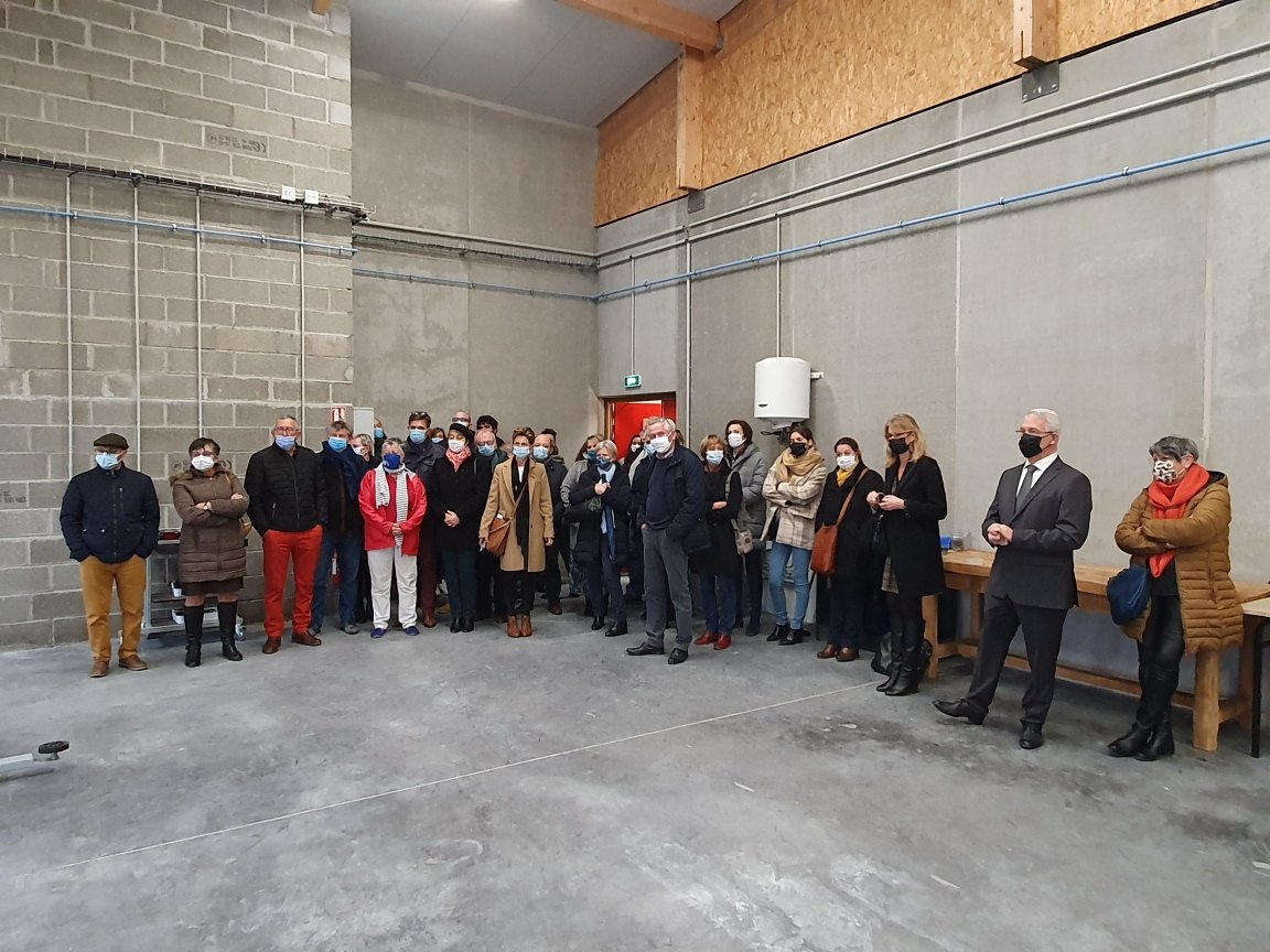 Ce matin, remise des 🔑 de Soli'Seine, l'espace d'entreprises solidaires et écologiques de <a href="/CauxSeineAgglo/">Caux Seine agglo</a> aux structures locataires : Clips Ressourcerie, Bateau de Brotonne, Garage solidaire et FabLab. Un équipement dédié à l'économie sociale et solidaire #ESS sur #PJ2S
