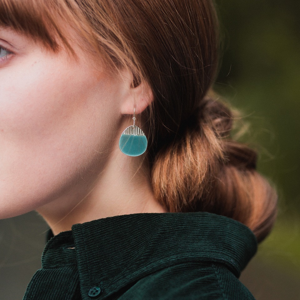 Get ready for GLOW - Scottish Design Fair this weekend 4 &amp; 5 Dec at Dovecot Studios. Make your Christmas Shopping creative by picking up something stylish and unique. Featuring <a href="/ClarabellaChris/">Clarabella Christie</a> <a href="/FernwehUK/">Fernweh Aesthetics</a> <a href="/sewMairiB/">Mairi Brown</a> and <a href="/caroline_finlay/">Caroline Finlay</a> among other talented designers.