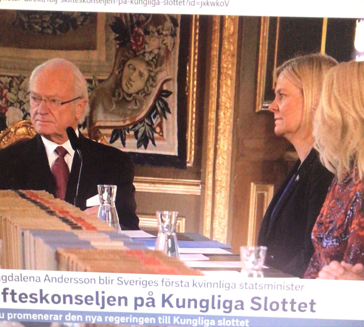 DasFreiderich's tweet photo. Hur fint!! Det första Magdalena gör är att ta me sig gänget och besöker ett äldreboende! #svpol https://t.co/jSW9Z7K4Vp