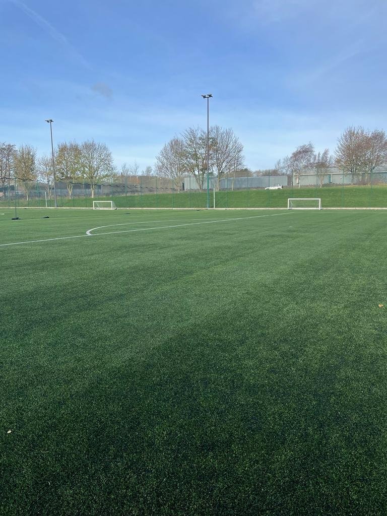 The rise in temperature overnight has worked it's magic! The pitch is now back open. ⚽️