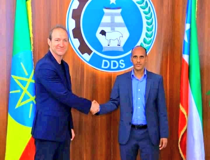 IOMEthiopia's tweet photo. IOM accompanied a delegation of the Swiss Development Cooperation (SDC) to meet President of the #Somali Regional State, Mustafa Omer.

With generous support from Switzerland, IOM is leading the Durable Solutions Initiative in Ethiopia. https://t.co/imYaeo6UNX