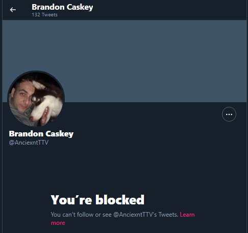 This gut tried to scam me😂Better luck next time. I'm not new here! 
He said that he had paid me for the artwork and when I checked and asked, he immediately blocked me 😇

Please don't do this to any artist we are trying to make a living not to waste time 🙏