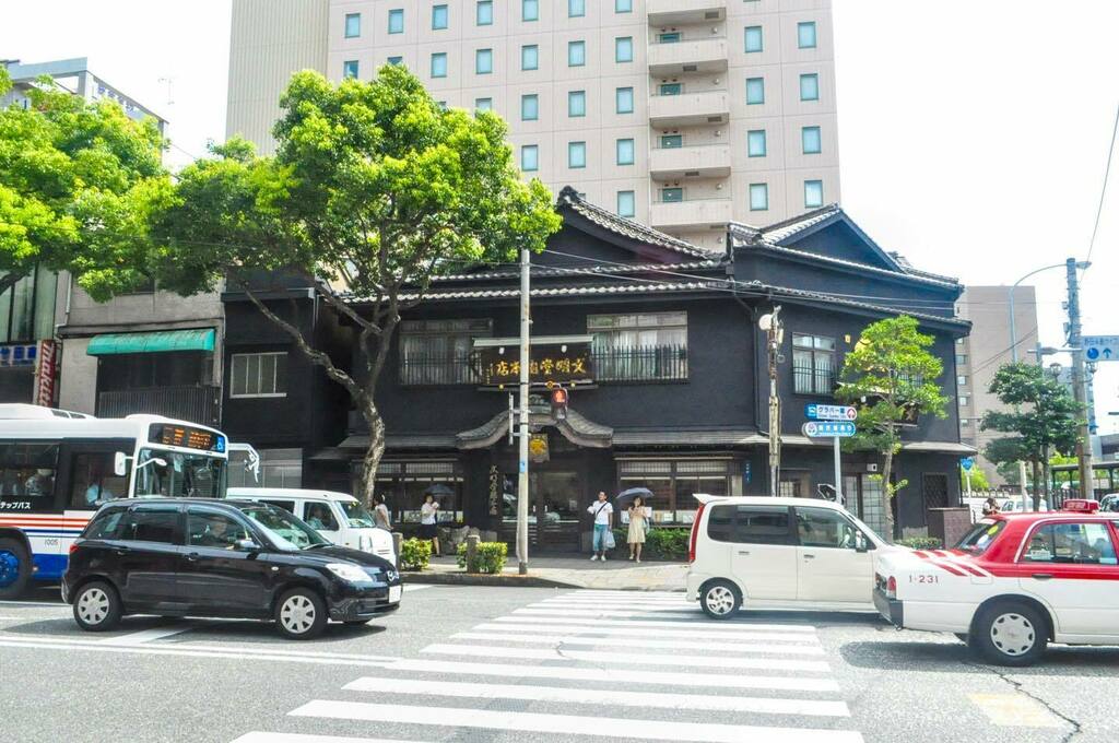 52WeeksLater's tweet photo. Throw back to my 52 weeks later travels in Japan - Location Nagasaki 長崎

Rush hour snap in downtown Nagasaki

#52WL #Japan #52WLTravel #tb #52WLTransport
#japandailies⠀
#japanfeatured⠀
#wondersofnippon⠀
#japanrevealed⠀
#japangram⠀
#Japanphotograp… https://t.co/7LSPxgz7It https://t.co/0FmlyZvlRb