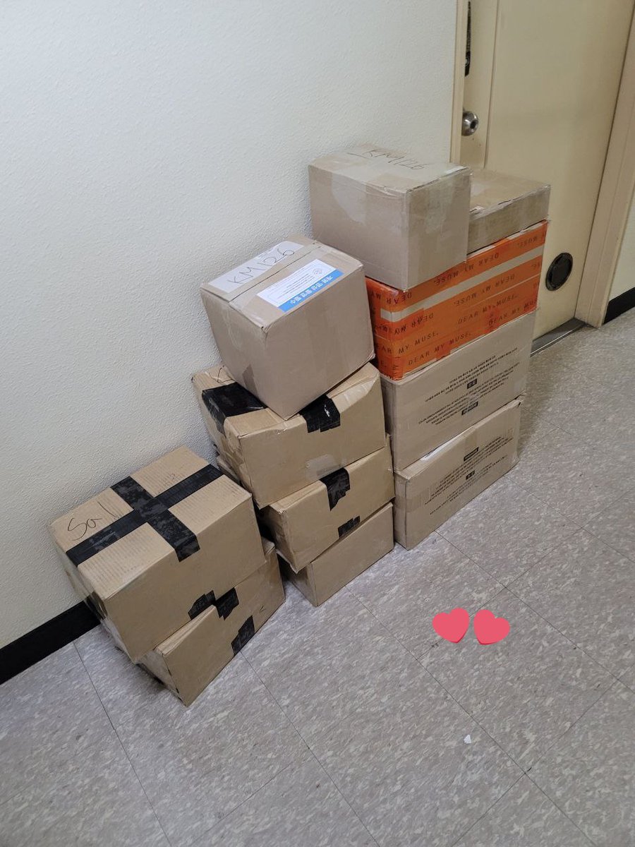 yourchoicecart's tweet photo. Yan po yung boxes na i-shinip ni supplier sa kr adds, isa po dyan yung box sa Batch 1 in transit na to kr add #YCCUpdates https://t.co/XEopV8olTq