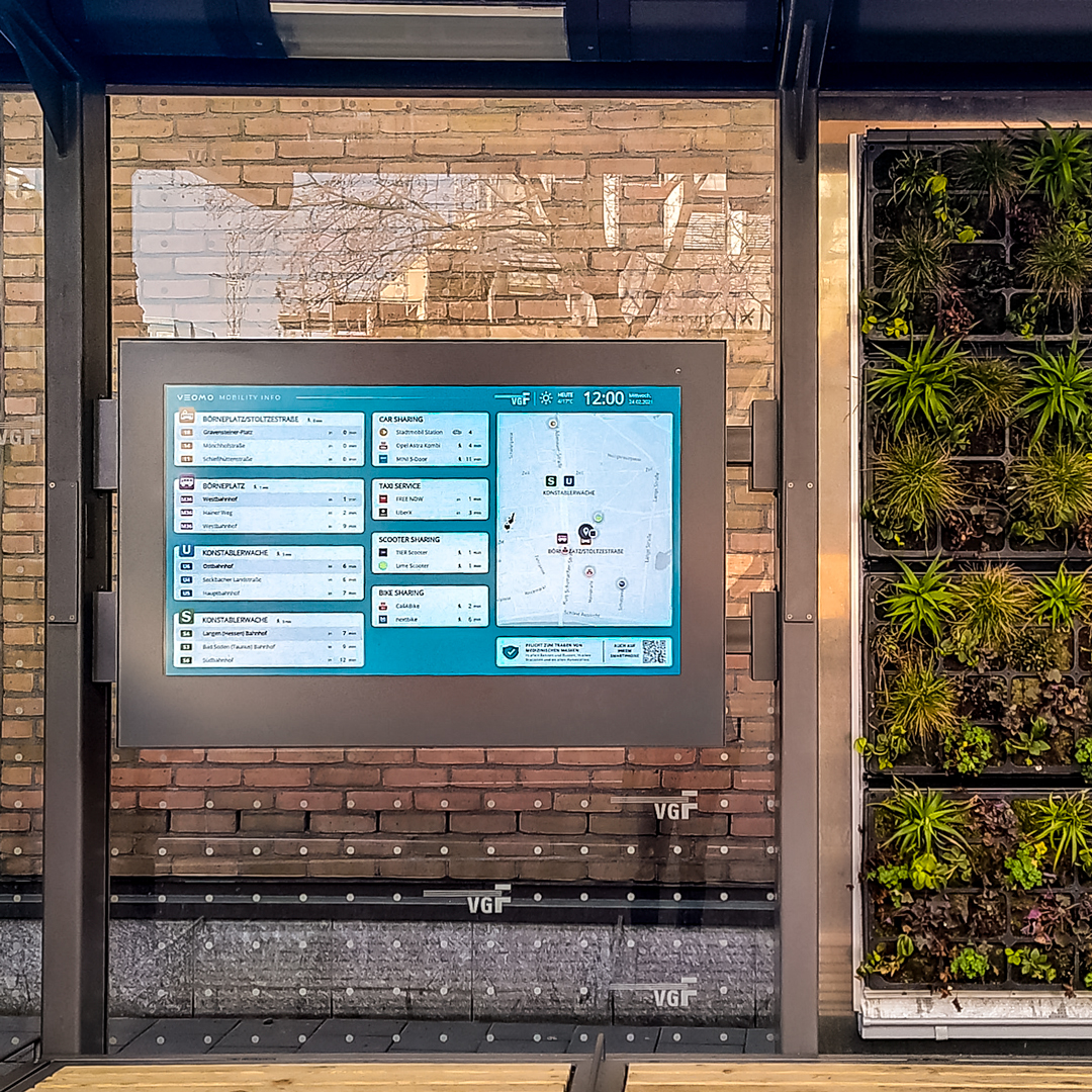 st_trautmann's tweet photo. Dynamisches Fahrgastinfosystem an den beiden zentralen Frankfurter Straßenbahn-Haltestellen "Börneplatz/Stoltzestraße" mit 46 Zoll e.Vitrum® Outdoor-LCDs. Im Zuge des Pilotprojektes "Besser warten - die grüne, digitale Haltestelle der @vgf_ffm" https://t.co/ay4Fr9h3UN #mobility https://t.co/nvvXpz9tnK