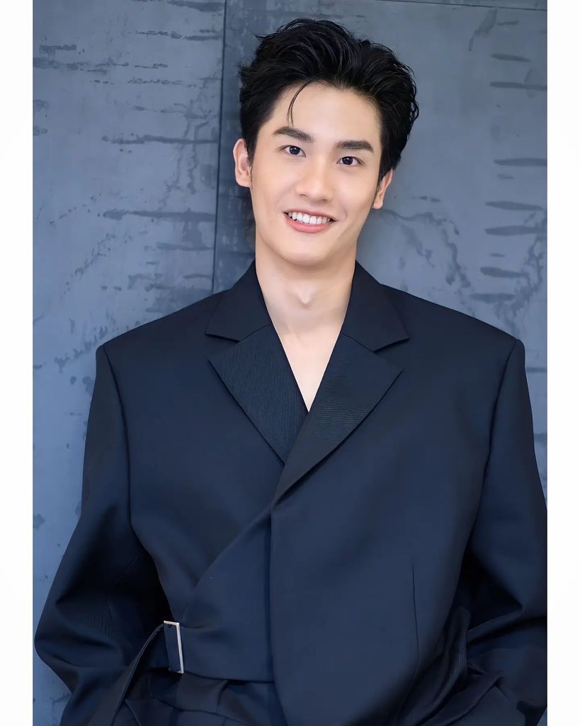 taytawanfc's tweet image. ☀️[Update] #Tawan_V 
➖30.11.2021

เต ตะวัน กับความหล่อเท่ห์ของเค้า
💄 jejee_wiranphat 
🧒 putza_naka 

Cr. IG Jejee_wiranphat