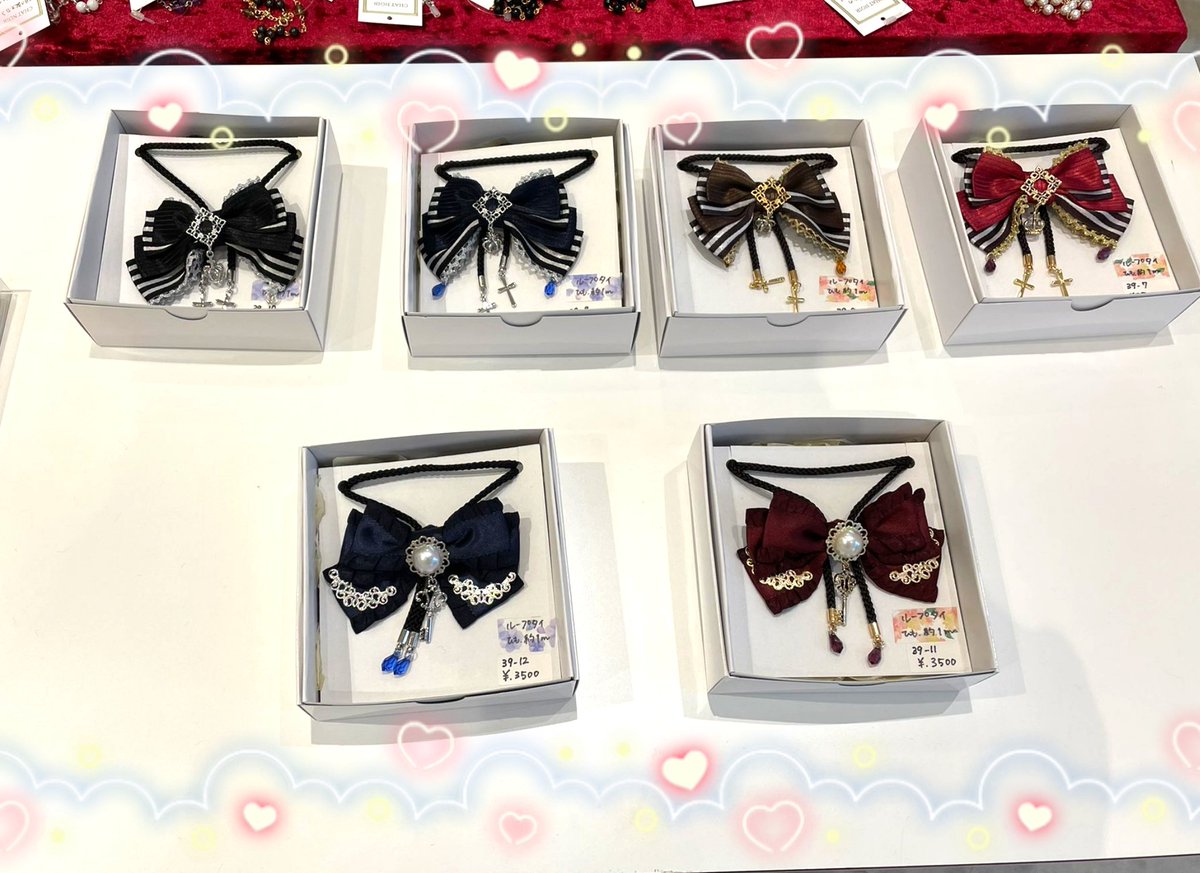 sara_tsukisiro's tweet photo. #GLMPOPUP3
#ゴスロリマーケット
改めましてお疲れ様でした!!
実際に現地に赴く事が出来ませんでしたが、いくつかの素敵なご縁が有った様でとても嬉しいです😊✨
他の作家さんや主催者さまのTLで現地の様子を見るのも楽しみでした💕
またこの様なイベントに出られる事を楽しみにしてます! https://t.co/PJ9vSxhtSR