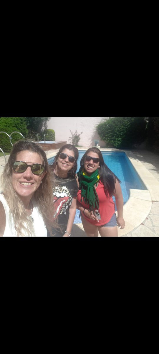 Romi985's tweet photo. El día que casi morimos rumbo a Necochea en busca de un reci más..laa q manera de sufrir, diría hasta las lágrimas,y en la foto aún se veía lptm. Pero quién nos quita lo bailado! @MariaLa57473154 @aleesosa_2013 @ntvgoficial @EGBrancciari @agustin_pisano https://t.co/FInbS353hu