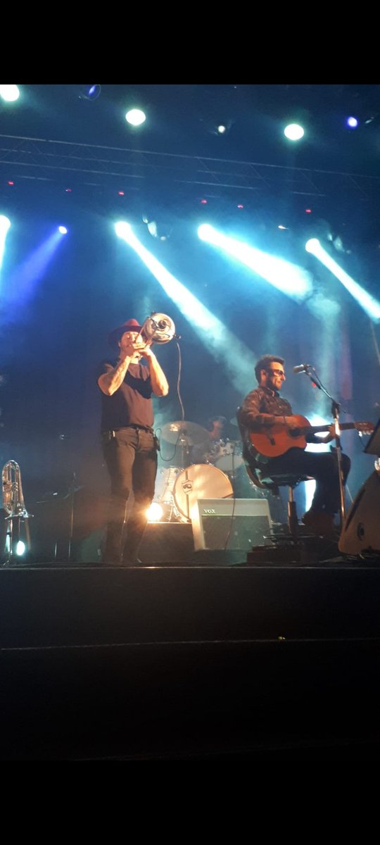 Romi985's tweet photo. El día que casi morimos rumbo a Necochea en busca de un reci más..laa q manera de sufrir, diría hasta las lágrimas,y en la foto aún se veía lptm. Pero quién nos quita lo bailado! @MariaLa57473154 @aleesosa_2013 @ntvgoficial @EGBrancciari @agustin_pisano https://t.co/FInbS353hu