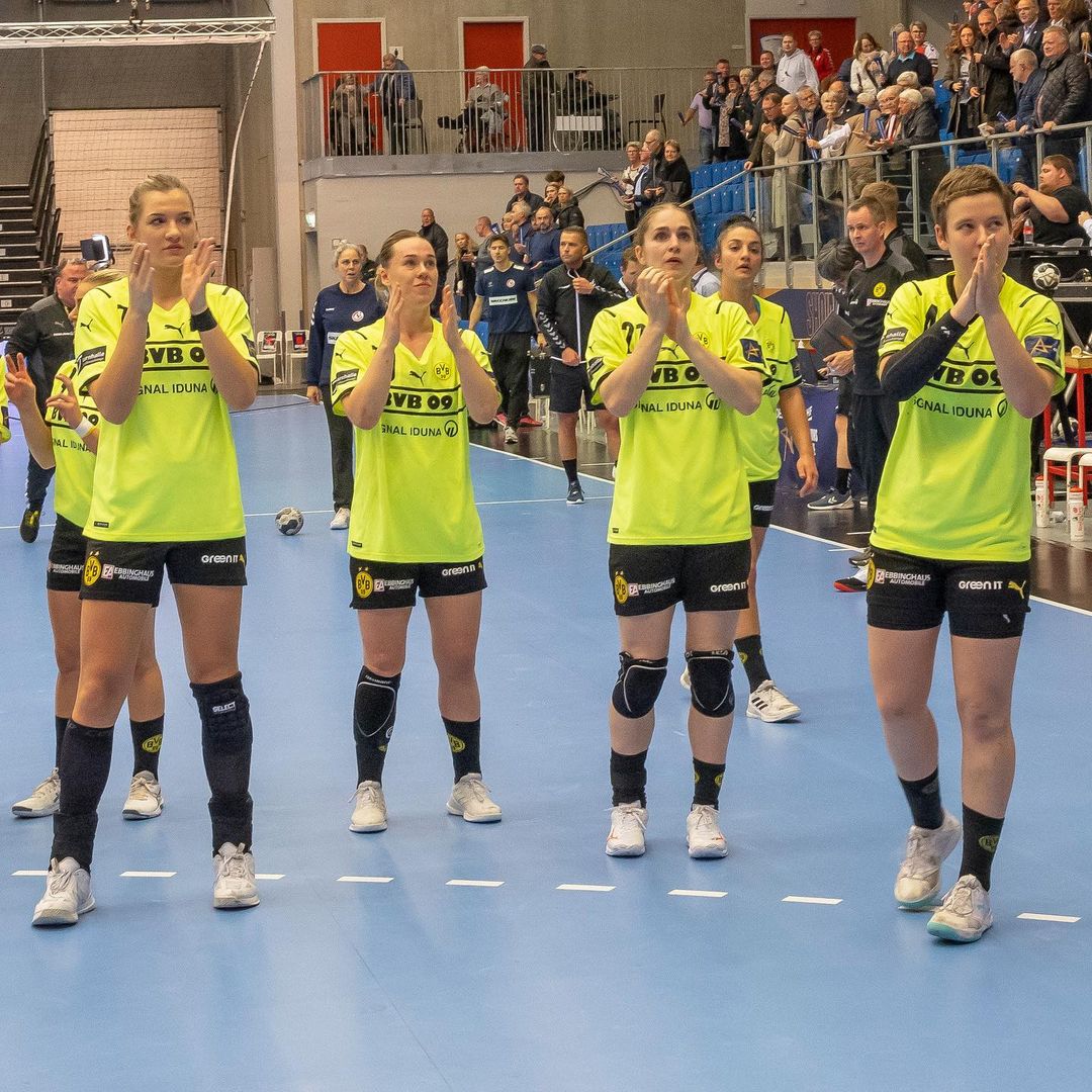 ✅ Bundesliga: invictas.
✅ Pokal: en cuartos de final. 
✅ Champions League: en play-offs. 

La temporada del #BVBHandballDamen🤾‍♀️ está siendo 🔥