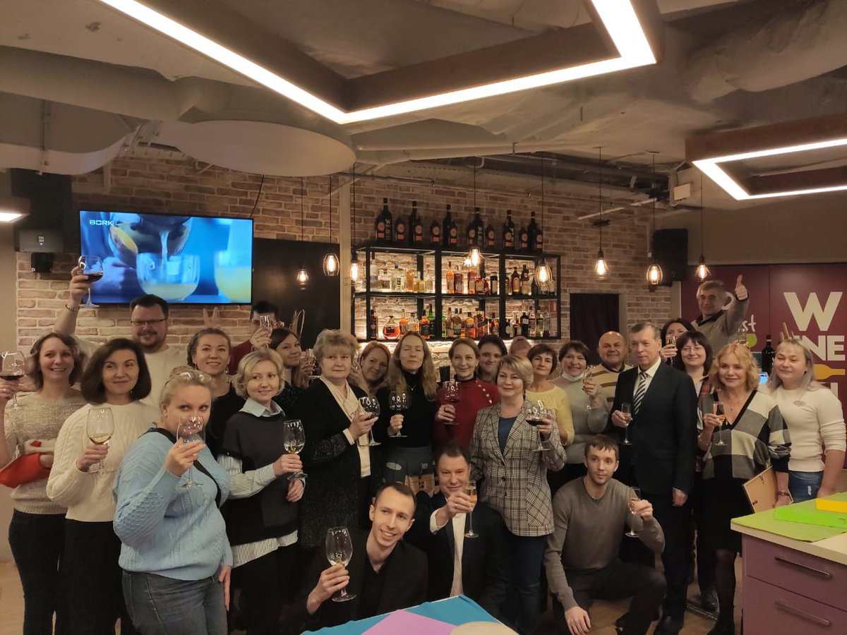 energetika_spb's tweet photo. Вчер�� нашей компании #РЕСТЭК исполнился 31 год!
Много это или мало покажет время!
А пока, мы доказали:
МЫ - Команда,
НАМ любое дело "по плечу"!

До встречи на выставках
Энергетика и электротехника 26-28 апреля, СПб 
https://t.co/ofUA3qJkFV
Энергетика ДВ 19-21 мая, Хабаровск https://t.co/G8I3SvlFT2
