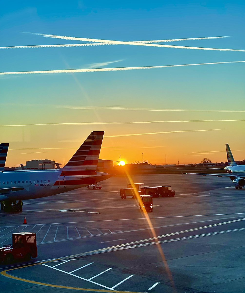 camron94's tweet photo. Sunrise over Charlotte this morning! View from the @AmericanAir Admirals Club as dawn was breaking on another great day! #sunrise #travel #flying #explore https://t.co/n1r0fRLeeJ