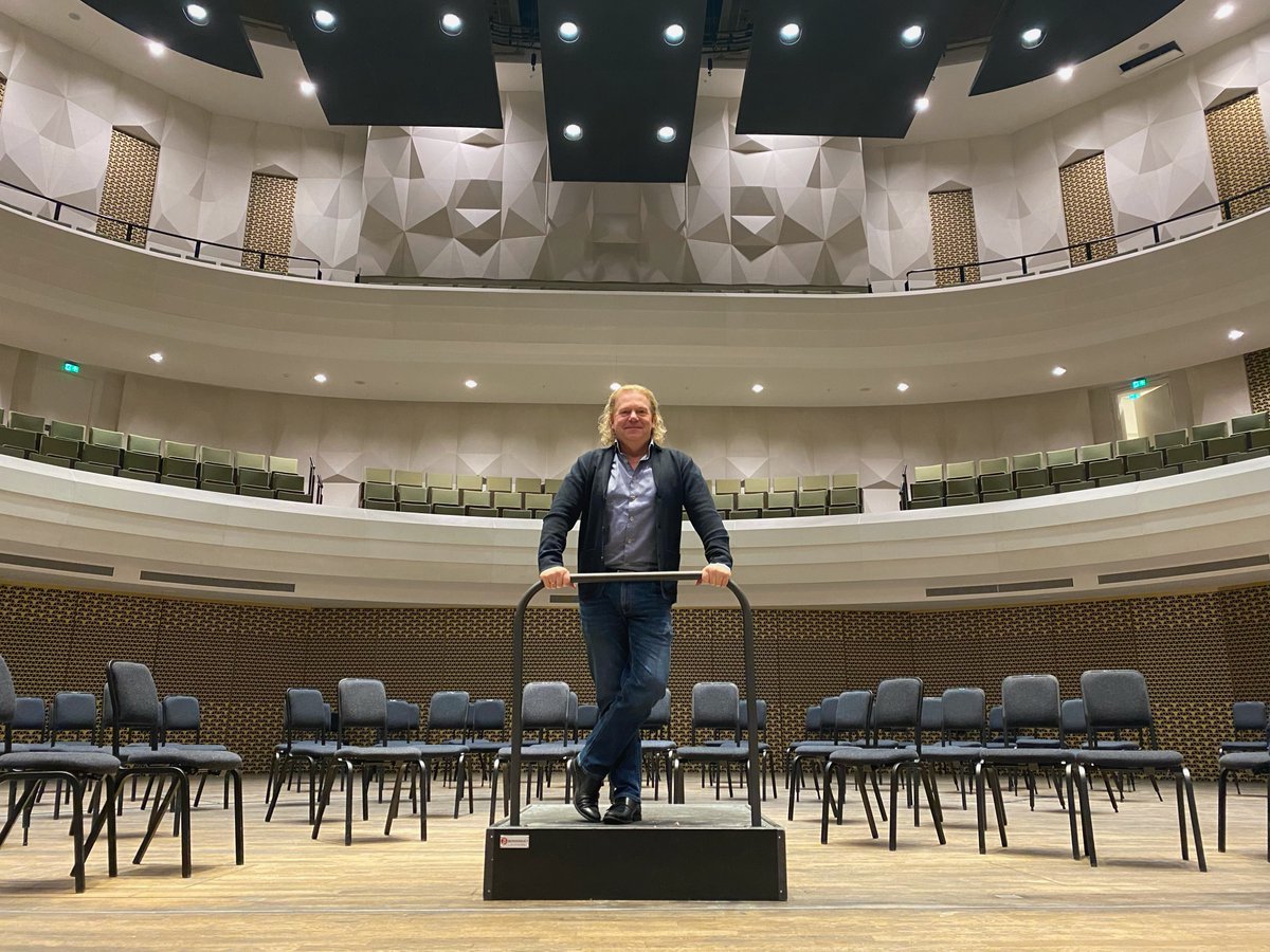 Onlangs is Conrad langs geweest bij de Concertzaal van het nieuwe <a href="/amaredenhaag/">Amare - Den Haag</a>. We kunnen niet wachten om in deze prachtige zaal te spelen!